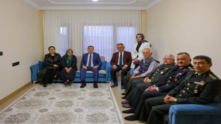 Vali Eldivan Kıbrıs gazisi ve şehit ailesiyle bir araya geldi