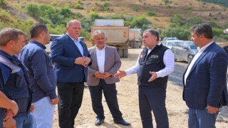 Vali Eldivan, köylerde yürütülen altyapı ve yol çalışmalarını inceledi