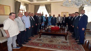 Vali Özkan esnafları ağırladı