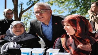 Vali Şimşek, doğal güzelliğiyle öne çıkan Hafik Gölünde şehit aileleriyle buluştu