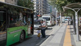 Van Büyükşehir Belediyesinin otobüsleri yeşile büründü