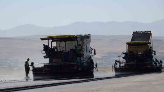 Van Ferit Melen Havalimanında 3 vardiyalı hummalı çalışma