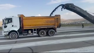 Van Ferit Melen Havalimanında pist sökme çalışmaları başladı