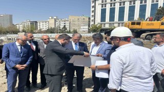 Van Valisi Balcı, Hazreti Ömer Camii inşaatını inceledi