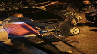 Vanda park halindeki otomobil yandı