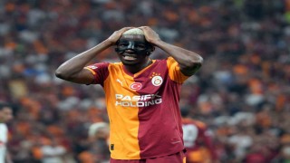 Victor Osimhenin ayak bileğinde gerilme tespit edildi