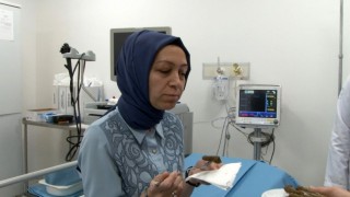 Yaklaşık 1 yıldır içemediği suyun ve yiyemediği yemeklerin acısını yaprak sarmasıyla çıkardı