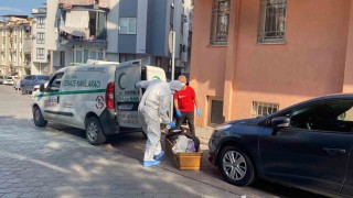 Yalnız yaşayan yaşlı adamın cesedi yayılan kötü kokuyla bulundu