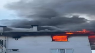 Yanan evdeki çocuklarını kurtarmak için canını hiçe saydı