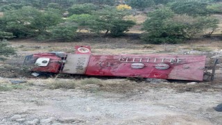 Yangın bölgesinden dönen arazöz şarampole yuvarlandı