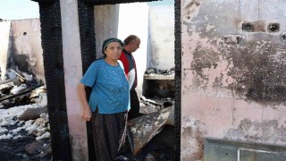 Yangında çocukları kurtardılar, 37 yıllık emek kül oldu