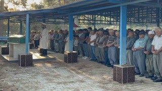 Yangında ölen nene ve torun yan yana toprağa verildi