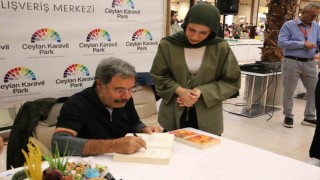 Yazar Ahmet Ümit, Diyarbakırda okurlarıyla imza gününde buluştu