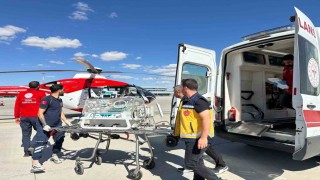Yenidoğan hasta için helikopter ambulans havalandı