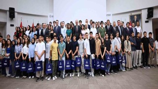 YKSde dereceye giren Bursalı gençler BTSOda ödüllendirildi