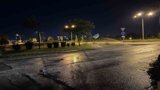 Yola akan su tehlike oluşturuyor