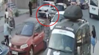 Yolun karşısına geçmek isteyen çocuğa otomobil çarptı