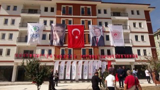 Yozgatta yapımı tamamlanan 184 konut ve 9 iş yeri hak sahiplerine teslim edildi