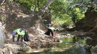 Yüceli vadisi ve şelalesinde temizlik seferberliği