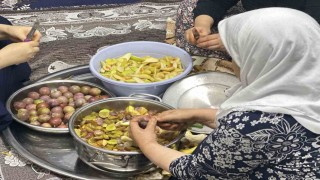 Yüksekovada kış hazırlığı: Pestil yapımı sürüyor