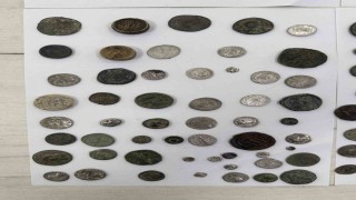 Yurt dışına kaçırılan 307 sikke ve 11 obje komşuya takıldı