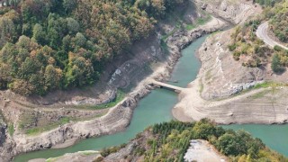 Yuvacık Barajında korkutan seviye: Su seviyesi yüzde 31e düştü, eski köprü göründü