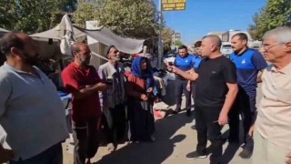 Zabıta müdürü pazarcı esnafını sıraya dizip azarladı