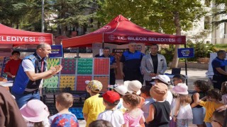 Zabıtadan çocuklara eğlenceli sunum