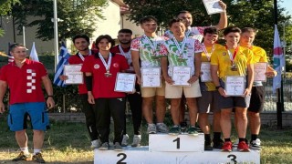 Zorlu parkurlarda mücadele ettiler