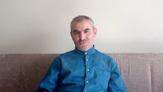 2 buzdolabını birleştirip kayık yaptı