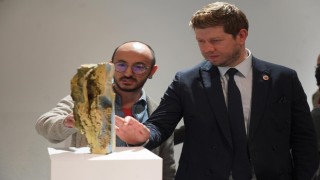 2. Uluslararası Seramiğin Genç İzleri Seramik Yarışmasından sonra kendi sergisini açtı
