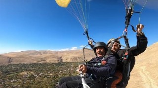 Adilcevaz semalarında yamaç paraşütü heyecanı