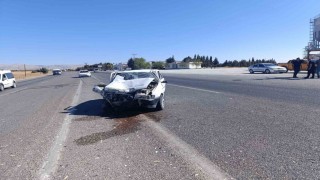 Adıyamanda iki otomobil çarpıştı: 4 yaralı