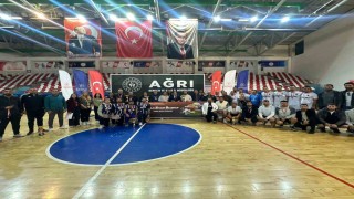 Ağrıda Kamu Spor Oyunları Finalleri ve İpucu tiyatro oyunu ilgi gördü