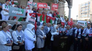 AK Partili kadınlar Gazze için el ele tutuştu