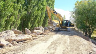 Akçaören yolunda altyapı güçlendirme çalışmaları sürüyor
