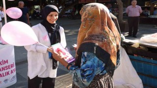 Akdeniz Belediyesinden meme kanseri farkındalığı için pembe kurdele