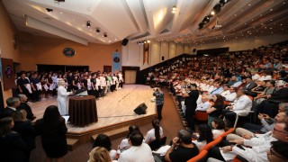 Akdeniz Üniversitesinde Beyaz Önlük Giyme Töreni gerçekleştirildi