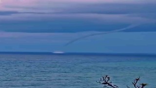 Akdenizde oluşan hortum kameraya yansıdı