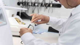 Akıllı lens ameliyatı hayat kalitesini artırıyor