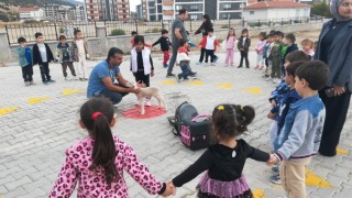 Akşehirde çocuklara hayvan sevgisi aşılandı