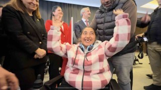 Akülü sandalyeye kavuşan vatandaşlar sevinçten ağladı
