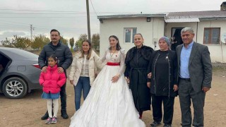 Akyaka Kaymakamı Demirtaş, köy düğününe katıldı