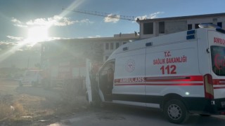 Alacaklarını alamayan işçiler çatıya çıktı