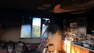 Alevlere teslim olan mutfak küle döndü