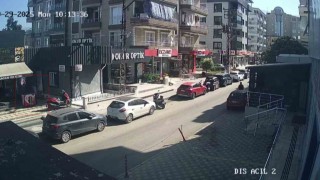 Alışveriş yaparcasına 7 bin TLlik dondurma çalan hırsız yakalandı