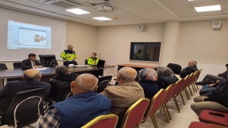 Altıntaşta okul servis sürücülerine trafik güvenliği ve servis hizmetleri eğitimi