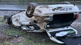 Anadolu Otoyolunda korkutan kaza, takla atan otomobil hurdaya döndü: 1 yaralı