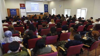 Anadolu Üniversitesi EMYOda öğrenciler kariyer yolculuklarına hazırlandı