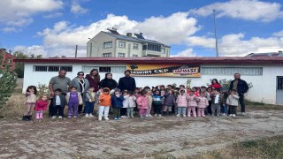 Anaokulu öğrencilerine sinema keyfi